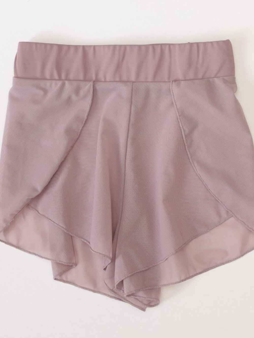 Tiger Friday Mesh Petal shorts size Child L in Plush (Dusty Purple) EUC